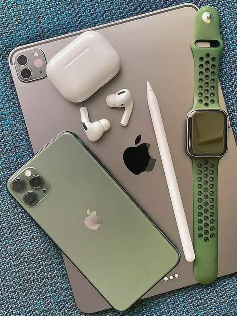 Apple Iphone Accessories, Iphone Giveaway, Apple Watch Iphone, Apple Technology, Iphone Obsession, Apple Phone Case, Apple Laptop, Apple Store, Free Iphone