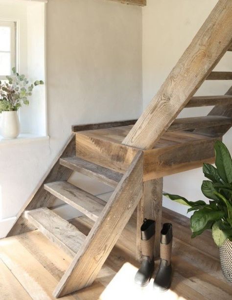 Tiny House Staircase Ideas, Simple Stairs Design Small Spaces, Compact Staircase Ideas, Diy Loft Stairs, Cabin Stairs To Loft, Loft Staircase Ideas, Wood Staircase Ideas, Tiny Home Stairs, Tiny House Stairs Ideas