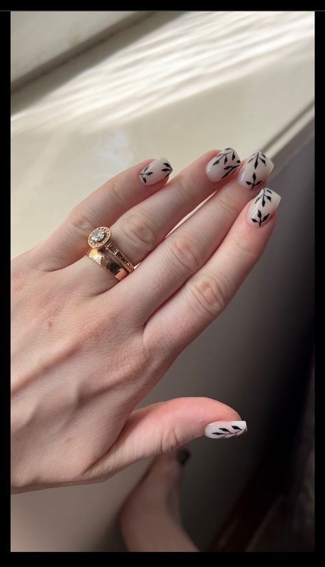 Black Leaf Nail Designs, White Nails With Greenery, Black Pointed Nails, Short Square Gel Nails, Square Gel Nails, Black French Nails, Nails With Design, Black French Tips, White Acrylic Nails