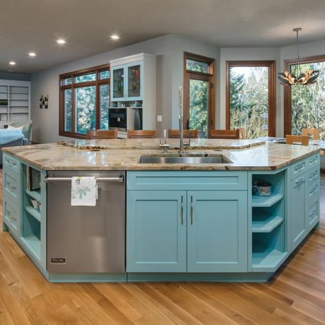 In an open floor plan, a rectangular kitchen island isn't always the best fit. This diamond shaped island-- aptly painted tiffany blue-- is a perfect fit for the space and provides ample counter space and storage options. T Shaped Kitchen Island, U Shaped Kitchen Island, Kitchen Island Interior, Island Shapes, Awkward Kitchen, Corner Kitchen Layout, Granite Top Kitchen, Kitchen Island Shapes, Unique Kitchen Island