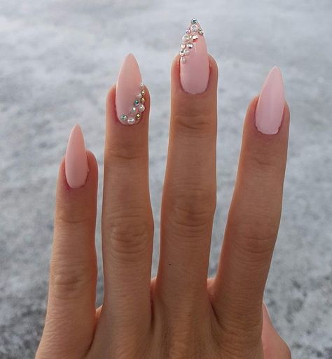 Simple Crystal Nails, Almond Acrylic Nails With Gems, Diamond Nails Design, Wedding Nails Almond Shape, Wedding Nails Stiletto, Nail Ideas With Gems, Almond Nails With Gems, Nails With Stones, Almond Stiletto Nails