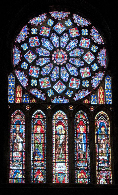 Chartres Cathedral is famous for its stain glass windows such as this window, the Chartres Rose Window. Chartres Cathedral, Gothic Window, Stained Glass Windows Church, Wine Bottle Wall, Neo Gothic, Gothic Windows, Stained Glass Church, Rose Window, Cathedral Architecture