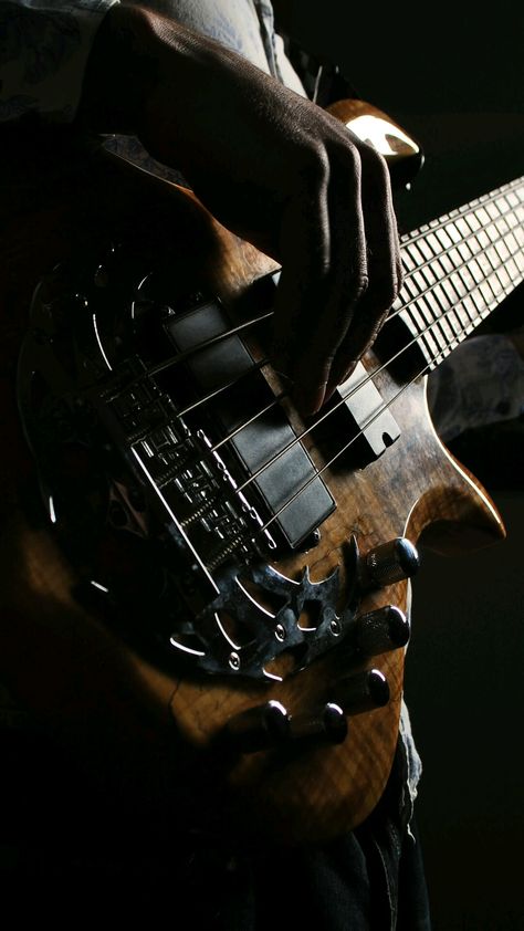 Bass Guitar Aesthetic Wallpaper, Bass Guitar Wallpaper, Musician Wallpaper, Electric Guitar Wallpaper, Bass Wallpaper, Electric Guitar Photography, Guitar Wallpaper Iphone, Wallpaper Guitar, Guitar Wallpaper