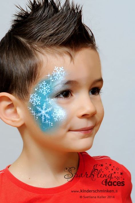 5 astuces pour un maquillage Reine des Neiges réussi - Idées de fêtes Snowflake Face Paint, Snow Queen Makeup, Frozen Face Paint, Makeover Party, Face Painting For Boys, Christmas Face Painting, Frozen Face, Girl Face Painting, Face Painting Easy