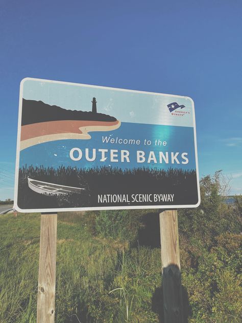 #obx #outerbanks #outerbanksaesthetic #northcarolina Marley Monroe, Pouge Aesthetic, Big Beach House, Jj Maybank Aesthetic, Sarah Cameron Aesthetic, Obx Pogues, The Seven Year Slip, Cameron Aesthetic, Outer Banks Vibes