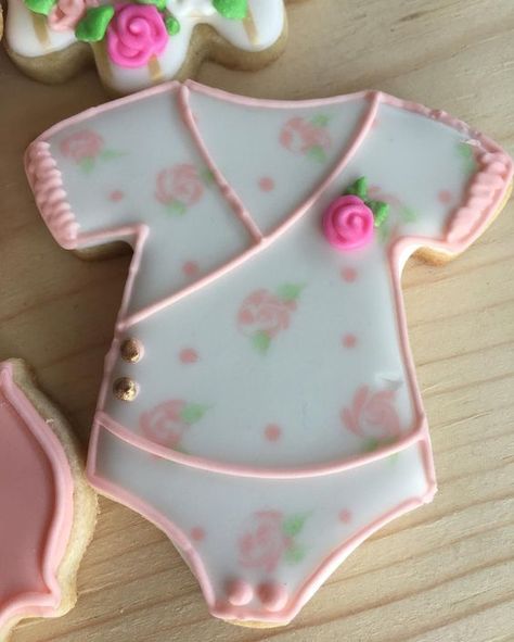 Pretty baby girl onesie cookies Baby Cookie, Welcome Baby Girl, Onesie Cookies, Sweet Dough, Shower Cookies, Pretty Cookies, Baby Cookies, Fancy Cookies