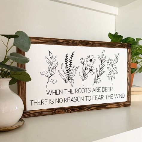 Family Tattoo, Projets Cricut, Wood Frame Sign, Cricut Creations, Diy Signs, Welcome To The World, The Roots, Home Decorating Ideas, Decoration Design