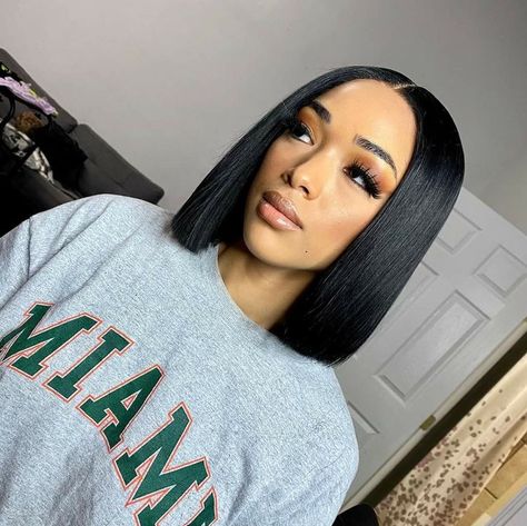 Short Quick Weave Hairstyles, Weave Bob Hairstyles, Weave Bob, Natural Hair Bob, Short Quick Weave, Side Part Bob, Shoulder Length Bob Haircut, Protective Style Braids, Quick Weave Bob