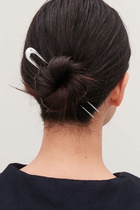 Simple additions to classic looks make any hairstyle chic #ad #hair #bun #hairpin Blond Rose, Trending Hairstyles, Hair Long, Hair Pin, Silver Hair, Looks Style, Hair Piece, Fine Hair, Hair Jewelry