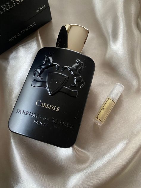 Black dark Parfum fragrance aesthetic Foto men cologne Parfums De Marly Carlisle, Parfum De Marly, Parfum Aesthetic, Fragrances Perfume Men, Facial Routine Skincare, Best Perfume For Men, Best Fragrance For Men, Perfume Floral, Perfume Body Spray