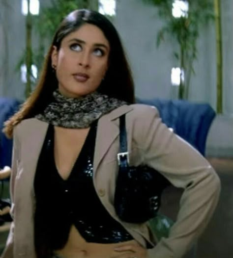 Bollywood Female Character Outfits, Early 2000s Bollywood Fashion, Retro Dress Outfits 90s, Poo From K3g Outfits, Poo K3g Outfits, Famous Bollywood Movie Outfits, Bollywood Iconic Looks, Retro Bollywood Theme Party Outfit, Retro Bollywood Theme Party