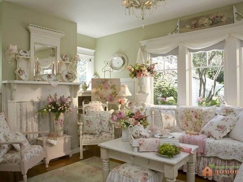 32 Best Shabby Chic Living Room Decor Ideas and Designs for 2021 Rm Closer, Portico Shabby Chic, Paint Corner, Shabby Chic Living Room Design, Corner Hutch, Shabby Chic Decor Living Room, Shabby Chic Porch, Shabby Chic Interior Design, Enchanted Cottage