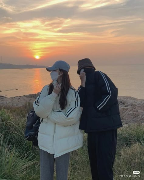 Ulzzang Siblings, K Couple, Girl Faceless, Boy And Girl Friendship, Korean Couples, Sibling Pictures, Celebrity Casual Outfits, Movies Quotes Scene, Girl Friendship