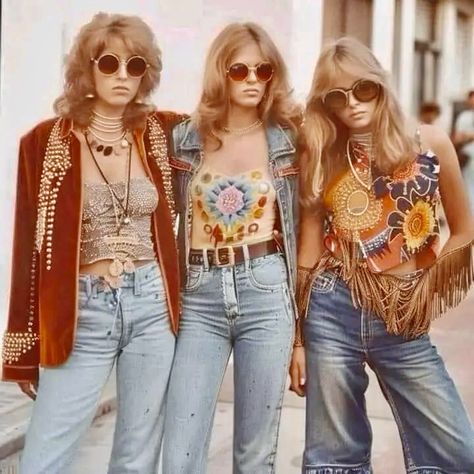 70s Party Fashion, 70s Casual Outfits, Glitzy Outfits, 70s Hippie Outfits, Mens 70s Fashion, 70s Casual, 70s Inspired Outfits, 70 Outfits, Moda Hippie