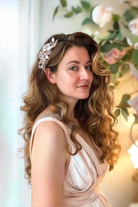 Save this pin for adorable wedding guest hairstyles that will make your long hair look amazing! Don't get caught without the perfect style for your next big event. Tap to see 25 gorgeous styles, including cute side part curls. Side Part Curls, Side Curls Hairstyles, Guest Hairstyles, Side Curls, Romantic Waves, Side Updo, Wedding Hair Side, Side Part Hairstyles, Side Hairstyles