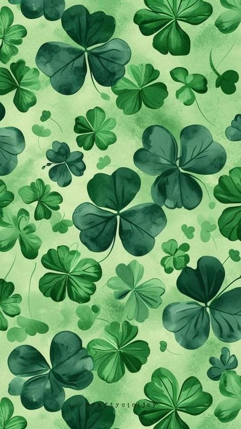 Shamrock Phone Wallpaper, Irish Wallpaper Aesthetic, Wallpaper Aesthetic For Watch, St Patrick Day Aesthetic, St Patricks Day Background Aesthetic, St Patricks Day Wallpaper Backgrounds, Shamrock Wallpaper Iphone, St Patrick's Day Aesthetic, At Patrick’s Day Wallpaper