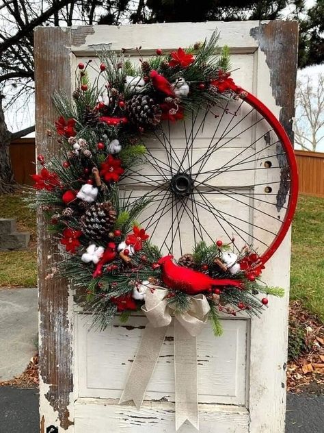 Wheel Wreath Ideas, Bicycle Wheel Decor, Bicycle Wheel Wreath, Wheel Crafts, Wagon Wheel Decor, Wheel Wreath, Holiday Wreaths Diy, Wheel Decor, Door Wreaths Diy