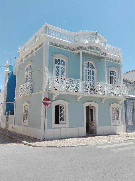 Portugal Homes, Beautiful House Designs, Frock Design Ideas, Portugal House, Portugal Architecture, Tavira Portugal, Baby Frock Design, Classic House Exterior, Casas Coloniales