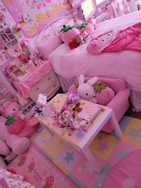 Sanrio Room, Kawaii Room Ideas, Hello Kitty Room Decor, Hello Kitty Bedroom, Kawaii Bedroom, Otaku Room, Hello Kitty Rooms, Pet Play, Pink Room Decor