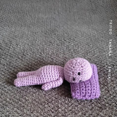 Ugly Crochet Animals, Smiski Crochet Pattern, Silly Crochet Ideas, Crochet Smiski, Smiski Crochet, Crochet For Him, Crochet Ideas For Boyfriend, Small Crochet Animals, Thing To Crochet