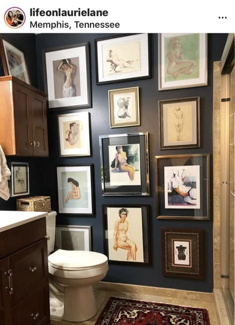 Gallery Bathroom, Bathroom Gallery Wall, Eclectic Homes, Toilet Room Decor, Dark Bathrooms, Bathroom Gallery, Powder Room Decor, Downstairs Loo, Downstairs Bathroom