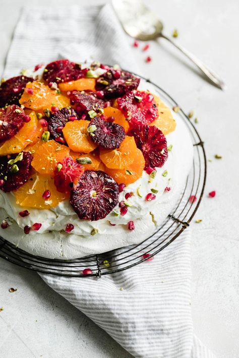 Winter Citrus Pavlova - Broma Bakery Citrus Pavlova, Raspberry Pavlova, Cake Chorizo, Pavlova Cake, Broma Bakery, Pavlova Recipe, Winter Fruit, Savory Cakes, Winter Desserts