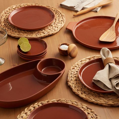 Terracotta Interior Design, Terracotta Decor, Terra Cotta Pottery, Mexican Dinner, Kitchen Plate, Welcome To My House, Chip And Dip, Gadgets Kitchen Cooking, Stoneware Dinnerware Sets