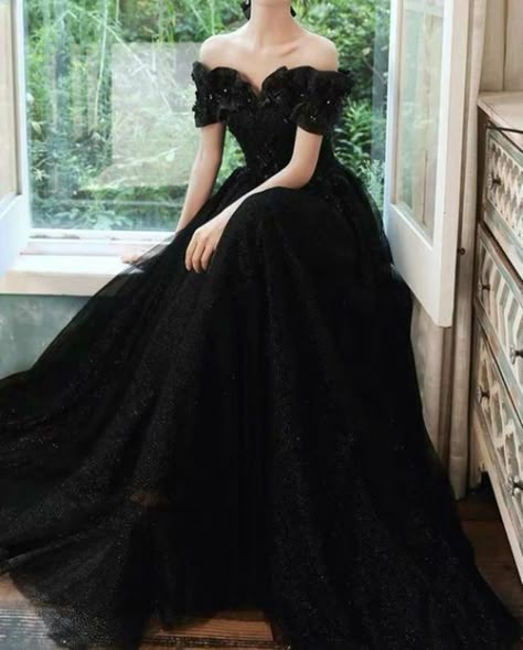 Princess Ball Gowns Black, Puffy Black Dress, Black Royal Dress, Black Swan Dress, Black Princess Dress, Wedding Dresses Designs, Dress With Crystals, Black Wedding Gowns, Pagan Wedding