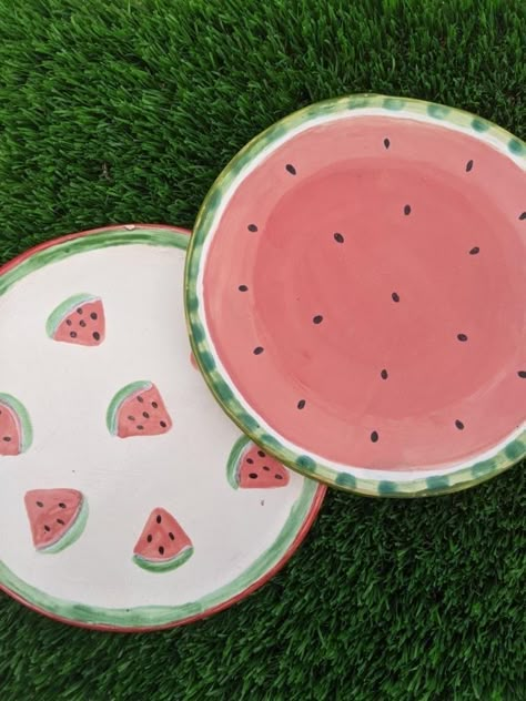 Things To Paint On A Plate, Watermelon Pottery Painting, Painting Ideas On Plates, Aesthetic Plates, Plate Painting Ideas, Pottery Kitchenware, Painting Plates, Assiette Design, Watermelon Painting