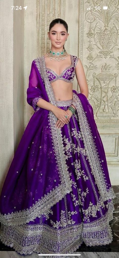 Isha Ambani, Product Instagram, Lehenga Dress, Wedding Outfits For Women, Latest Bridal Lehenga, Lehenga Designs Simple, Indian Bride Outfits, Traditional Indian Dress, Indian Saree Blouses Designs