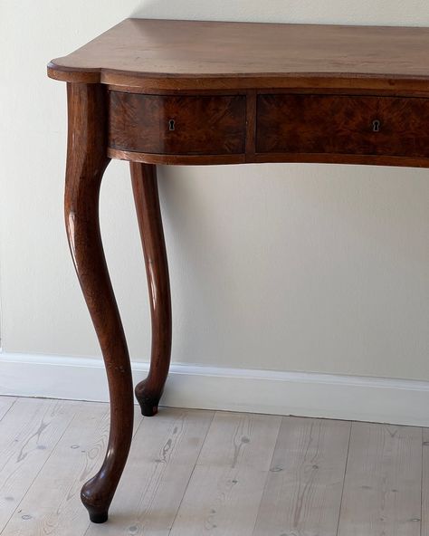 Mahogany console table just arrived. Wavy edge and legs shaped like animal hooves. Pickup only. Tap to discover 🎀 Like Animals, June 21, Console Table, Tap, Animals