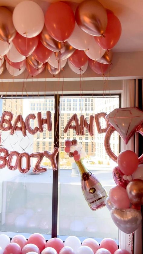 Balloon Decor Diy, Pink Bachelorette Party Decorations, Pjs And Prosecco, Boujee Bachelorette, Last Hoedown, Gold Bachelorette Party Decorations, Austin Bachelorette Party, New Mom Gift Ideas, Diy Bachelorette