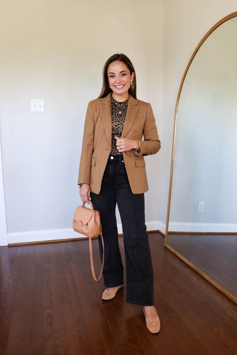 Camel Blazer Four Ways - Pumps & Push Ups Brown Blazer Outfits For Women Work, Light Brown Blazer Outfit, Fall Outfits Blazer, Tan Blazer Outfits Women, Camel Blazer Outfits Women, Tan Blazer Outfits, Sweater Blazer Outfit, Fashion Smart Casual, Camel Blazer Outfit