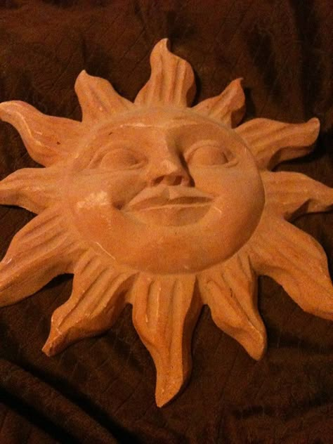 New Mexican Sun Ceramic Sun Face Wall Hangings, Sun Sculpture Clay, Mexican Room Decor Ideas, Ceramic Sun Face, Sun Clay Art, Mexican Clay Art, Mexican Sun Art, Sun Vase, Mexican Sculpture