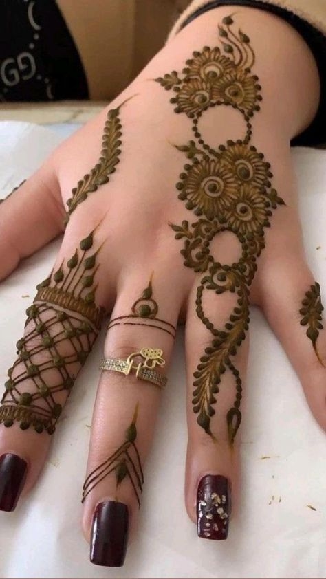 Simple Henna Designs Hand, Baby Mehndi Design, Beautiful Simple Mehndi Design, Simple Mehendi Designs, Henna Tattoo Designs Hand, Rose Mehndi Designs, Mehndi Designs For Kids, Very Simple Mehndi Designs, Simple Mehndi Designs Fingers