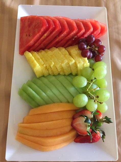 Antipasto Platters, Fruits Platter, Custard Bread, Eid Sweets, Fruits Decoration, Fruit Platter Designs, Resep Salad, Decorações Com Comidas, Catering Ideas Food