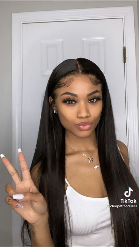 Straight Hair Edges, Wigs Ideas, Wet Look Hair, Pin Straight Hair, Hair Edges, Weave Ponytail Hairstyles, Birthday Hairstyles, Long Curly Wig, Lace Fronts