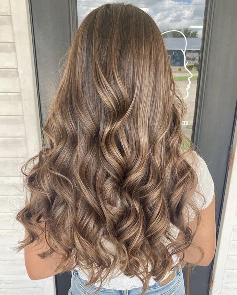 Brown Balyage Long Hair Brunettes, Brown Hair With Warm Blonde Highlights, Highlights Brown Hair Balayage, Balyage Long Hair, Light Brunette Hair, Balayage Hair Caramel, Rambut Brunette, Light Brunette, Hair Inspired