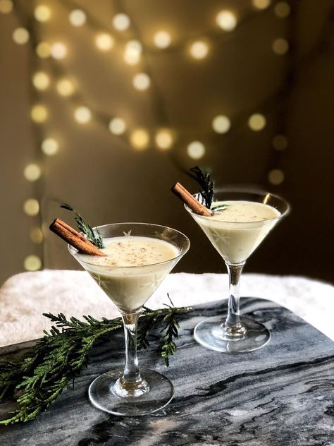 Is there anything better than Horchata? Well, maybe Horchata Cocktails! Coconut Milk Cocktail, Horchata Cocktail, Coconut Martini, Festive Holiday Drinks, Low Carb Holiday, Keto Cocktails, Holiday Drink, Keto Drink, Keto Recipe