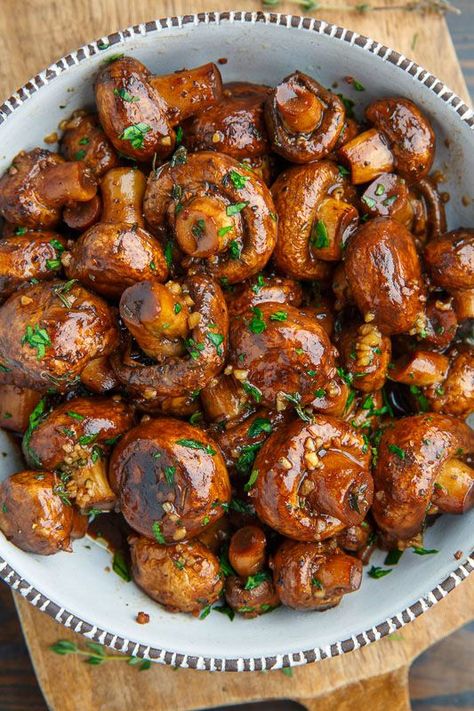 Roasted Garlic Mushrooms, Cooked Mushrooms, Garlic Mushrooms Recipes, Mushrooms Recipes, Veggie Snacks, Roasted Vegetable Recipes, Garlic Mushrooms, Makanan Diet, God Mat