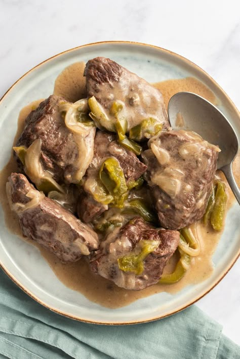 Slow Cooker Venison Steaks With Peppers and Onions Steak In Slow Cooker, Elk Meat Recipes, Venison Steak Recipes, Venison Steaks, Slow Cooker Venison, Elk Meat, Deer Steak, How To Cook Venison, Crockpot Recipes Ground Beef