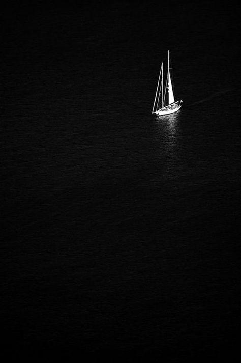 . Navi A Vela, Minimalist Photography, White Picture, Black White Photos, Black N White, Bw Photo, Black And White Pictures, Black Paper, Pics Art