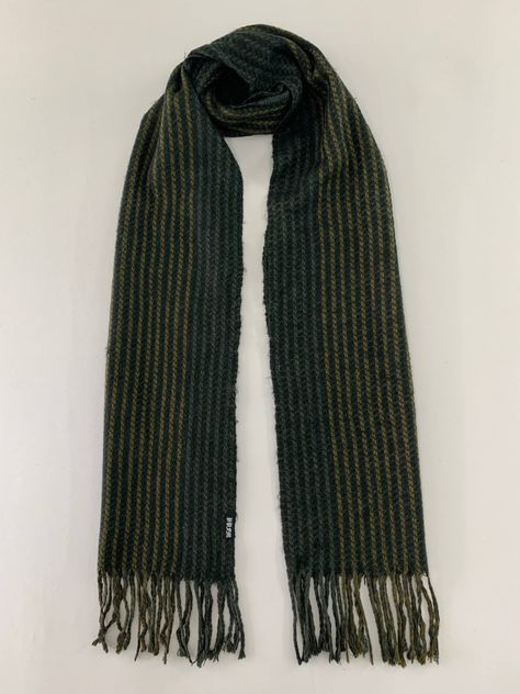 Men’s Scarf, Knitting Muffler, Grunge Scarf, Scarfs Winter, 90s Scarf, Cool Scarf, Scarfs Ideas, Man Scarf, Scarf Aesthetic