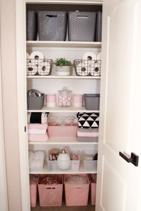 Apartment Closet Organization, Girl Apartment Decor, Girly Bathroom, Room Organization Bedroom, Tiny Closet, Organized Closet, First Apartment Decorating, House Organisation, Storage Cupboard