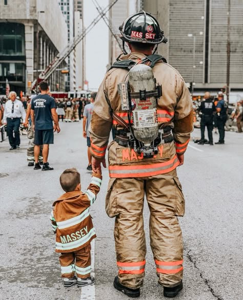 Firemen Aesthetic, Fire Fighter Aesthetic, Fireman Aesthetic, Firefighter Aesthetic, Firefighter Astetic, Fireman Photography, Firefighter Couple, Firefighter Photography, Firefighter Girlfriend