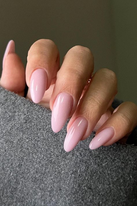 Natural shades for the win😋 Solid Color Nails, Her Nails, Nail Art Kit, Pink Nail, Pink Acrylic Nails, Elegant Nails, Classy Nails, Chic Nails, Nails Nailart