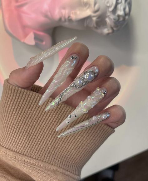 Xl Stiletto Nails, White Stiletto Nails, Fab Nails, Long Stiletto Nails, Hand Tats, Long Stiletto, Stiletto Nails Designs, Glow Nails, Crazy Nails