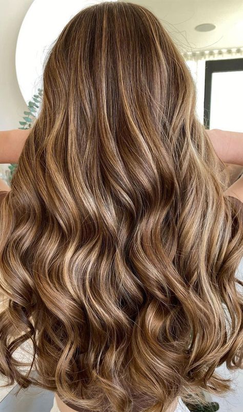 High Light Brown Hair, Light Brown Hair Styles, Brown Hair Styles, Side Braid Tutorial, Light Brunette Hair, Rambut Brunette, Hair Fair, Trending Hair, Beige Hair