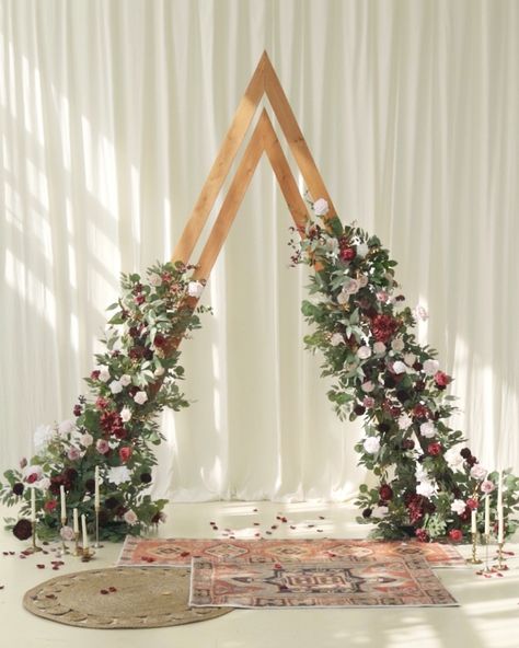 Inspire budding romance with these fun spring wedding ideas. Discover spring-inspired color palettes, decorations, and more featuring Ling’s Moment flowers. Wedding Decorations Altar, Diy Ceremony Flowers, Simple Wedding Decorations Ideas, Elegant Romantic Wedding Decor, Wedding Flower Arch Outdoor, Double Triangle Wedding Arch, Church Decorations For Christmas, Dried Flower Backdrop, Outdoor Wedding Table Decor