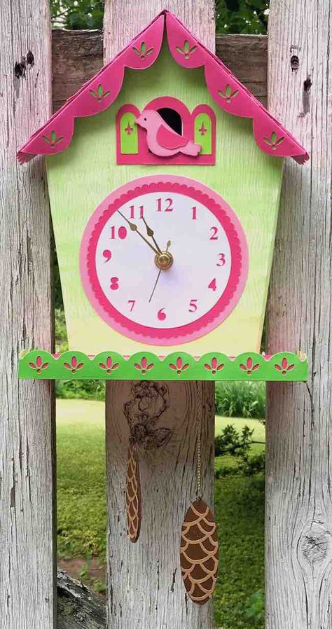 Clock Making Ideas, Gift Tutorial, Paper Clock, Jennifer Maker, Face Cut Out, Clock Diy, Diy Wall Clock, Diy Embroidery Kit, Diy Clock Wall